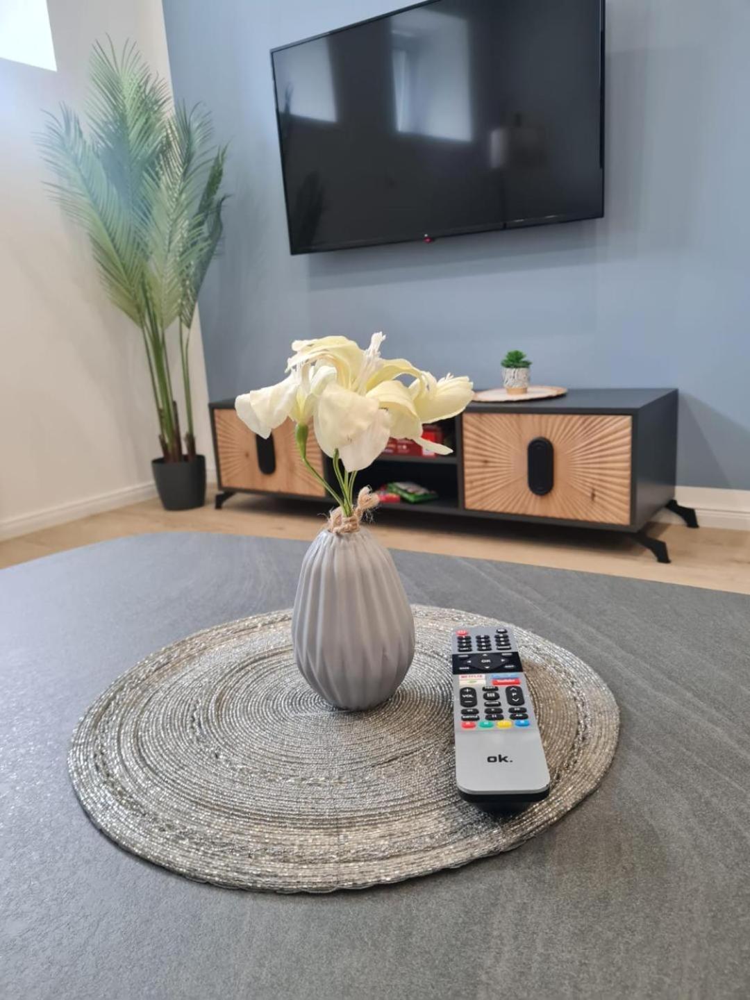 Hannibal - Design Apartment Orchidee 5, Vw Naehe, Parkplatz, Kueche, Highspeed-Wlan, Fitness, Solarium Βόλφσμπουργκ Εξωτερικό φωτογραφία